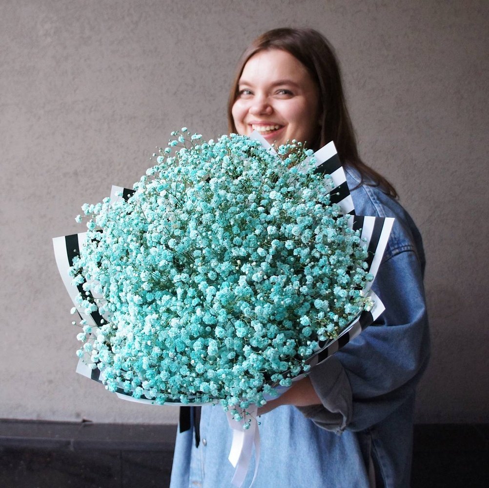 Бирюзовая гипсофила: воздушный букет недорого