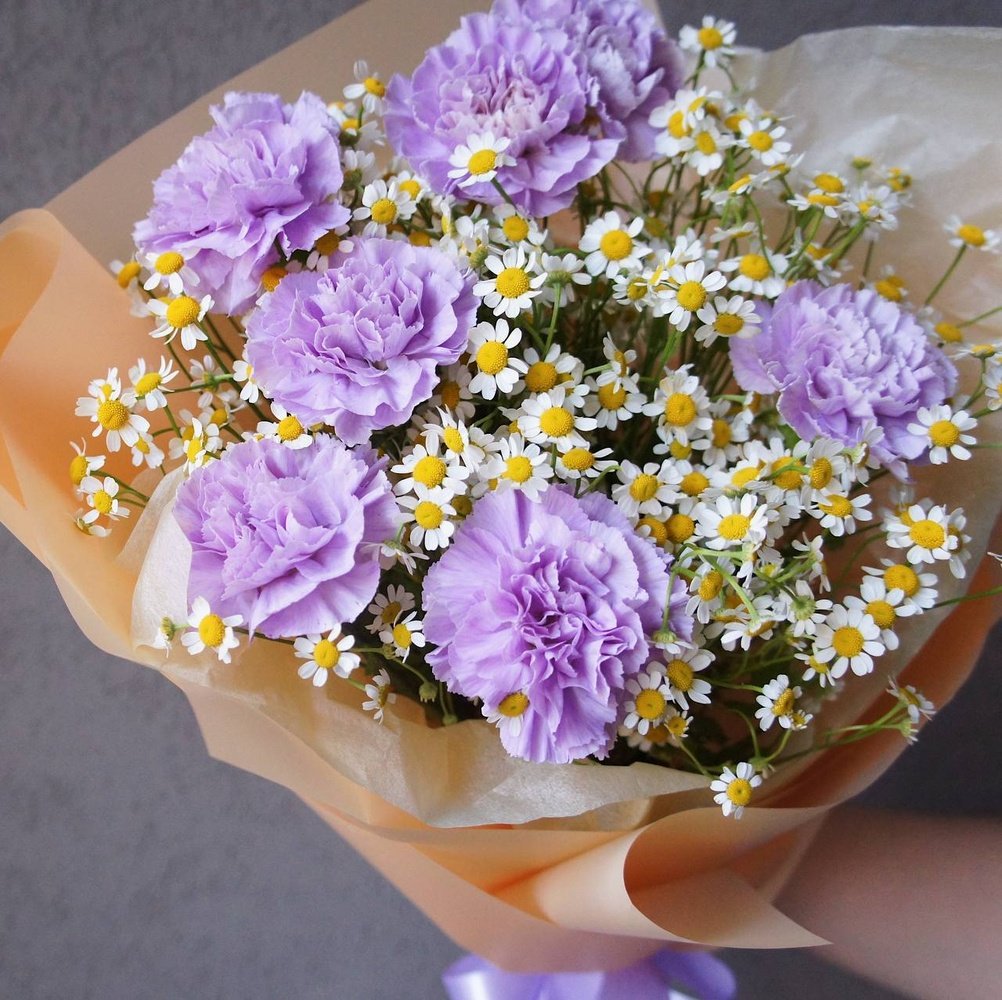 Ромашки и лунные гвоздики недорого