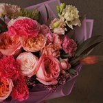 Ягодный сорбет: пионовидные розы, малиновая гвоздика и кружевная эустома в Санкт-Петербурге - Фотография 8