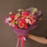 Ягодный сорбет: пионовидные розы, малиновая гвоздика и кружевная эустома в Санкт-Петербурге - Фотография 7