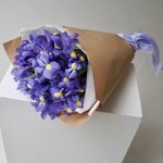 Букет синих ирисов: 15 цветков с оформлением недорого в Санкт-Петербурге - Фотография 3