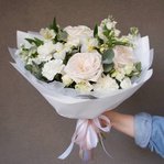 Белоснежное облако: пионовидные розы, ароматная маттиола и другие цветы в Санкт-Петербурге - Фотография 6