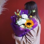 Вино из одуванчиков: подсолнух, кружевная эустома и другие цветы в Санкт-Петербурге - Фотография 4