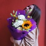 Вино из одуванчиков: подсолнух, кружевная эустома и другие цветы в Санкт-Петербурге - Фотография 8