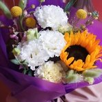 Вино из одуванчиков: подсолнух, кружевная эустома и другие цветы в Санкт-Петербурге - Фотография 3