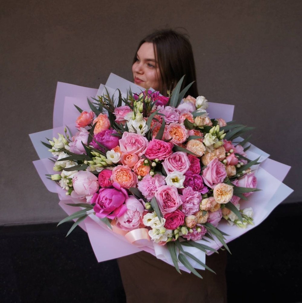 Самый лучший букет: пионы, пионовидные розы и другие цветы