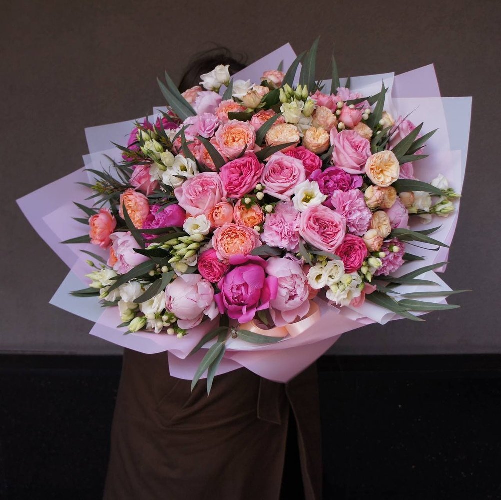 Самый лучший букет: пионы, пионовидные розы и другие цветы