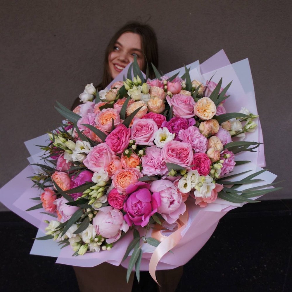 Самый лучший букет: пионы, пионовидные розы и другие цветы