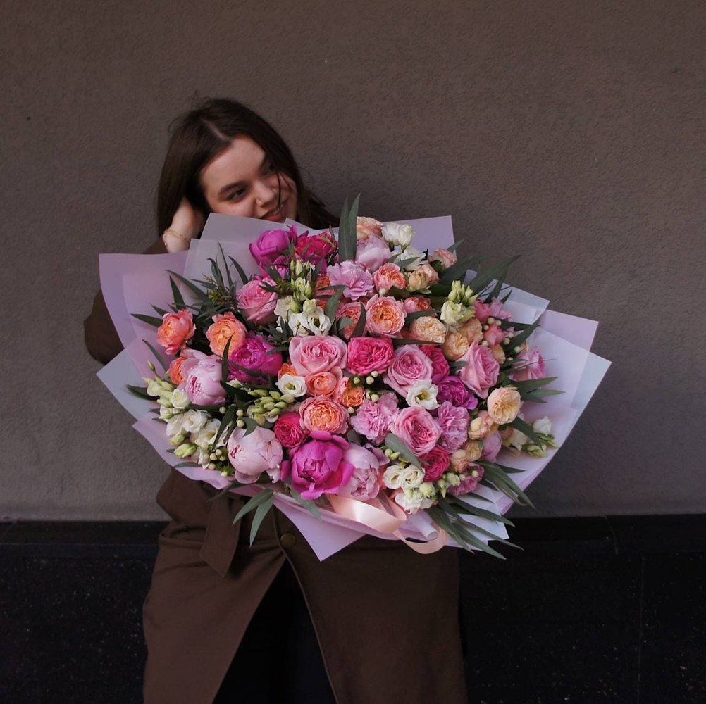 Самый лучший букет: пионы, пионовидные розы и другие цветы