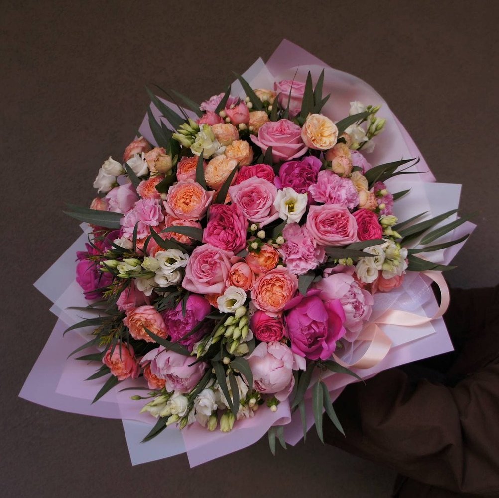 Самый лучший букет: пионы, пионовидные розы и другие цветы