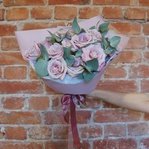 Фактурная роза Фейт и ароматный эвкалипт в Санкт-Петербурге - Фотография 5