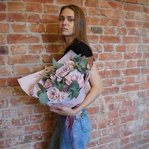 Фактурная роза Фейт и ароматный эвкалипт в Санкт-Петербурге - Фотография 3