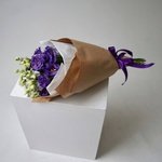 Синяя эустома: букет из 5 цветков в крафте. Доставка в Санкт-Петербурге круглосуточно - Фотография 4