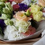 Разноцветная эустома: букет из 7 цветков в крафте. Доставка цветов в Санкт-Петербурге круглосуточно - Фотография 5 Разноцветная эустома: букет из 7 цветков в крафте. Доставка цветов в Санкт-Петербурге круглосуточно - Фотография 5