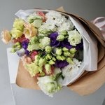 Разноцветная эустома: букет из 7 цветков в крафте. Доставка цветов в Санкт-Петербурге круглосуточно - Фотография 6 Разноцветная эустома: букет из 7 цветков в крафте. Доставка цветов в Санкт-Петербурге круглосуточно - Фотография 6