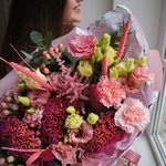 Анна Каренина: целозия, астильба и кружевная эустома (лизиантус) в Санкт-Петербурге. Доставка цветов круглосуточно - Фотография 6