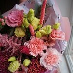 Анна Каренина: целозия, астильба и кружевная эустома (лизиантус) в Санкт-Петербурге. Доставка цветов круглосуточно - Фотография 5