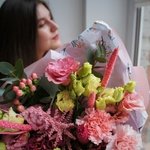 Анна Каренина: целозия, астильба и кружевная эустома (лизиантус) в Санкт-Петербурге. Доставка цветов круглосуточно - Фотография 3