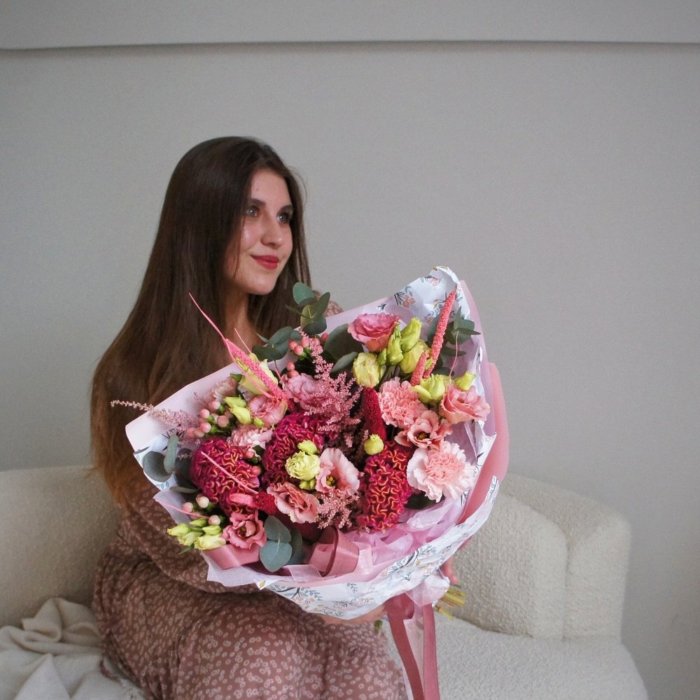 Анна Каренина: целозия, астильба и кружевная эустома