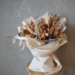 Беатриче: букет из сухоцветов в бронзово-медовых оттенках. Доставка сухоцветов в Санкт-Петербурге. Круглосуточно и ежедневно - Фотография 12