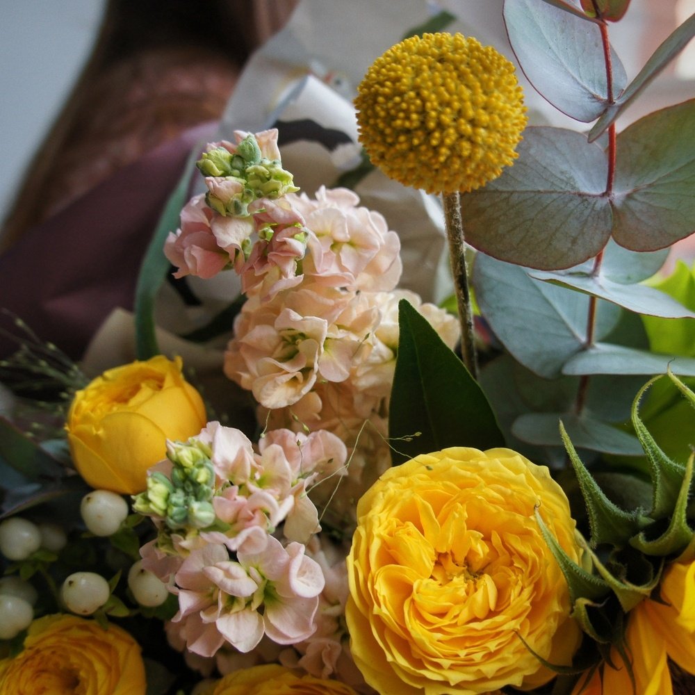 Взволнованная Маргарита: интерьерная композиция в оттенках жёлтого