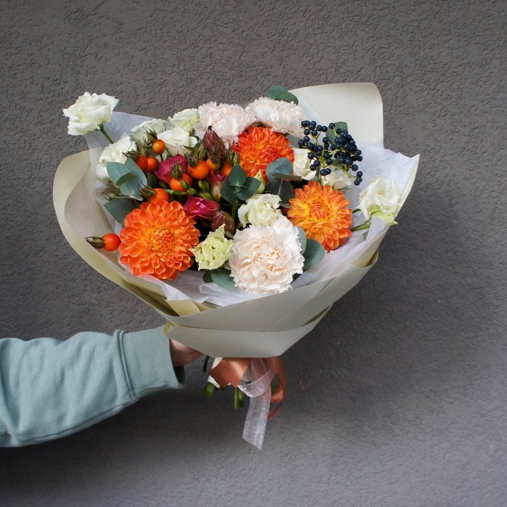 Гести: осенние георгины, фактурная гвоздика и другие цветы