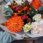 Гести: осенние георгины, фактурная гвоздика и другие цветы в Санкт-Петербурге - Фотография 13