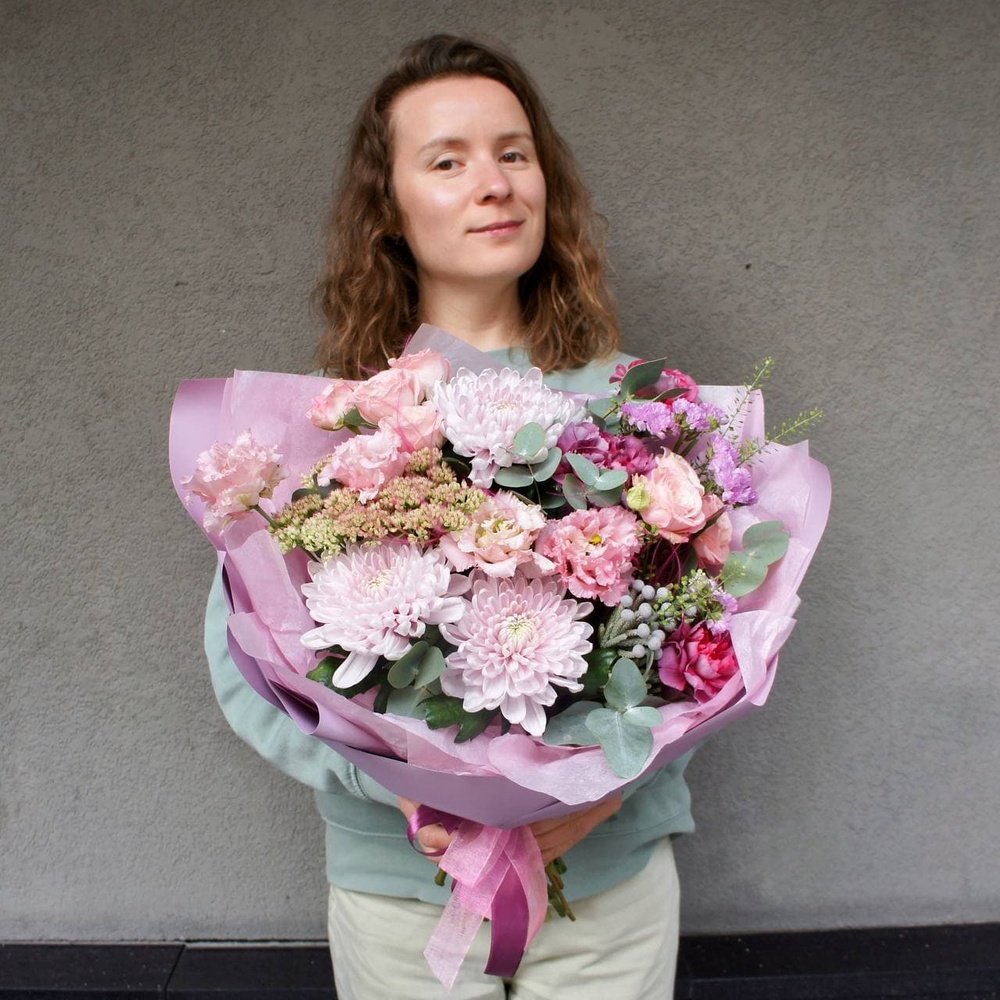 Сладкий пирожок: фактурная хризантема, пионовидная роза и другие цветы