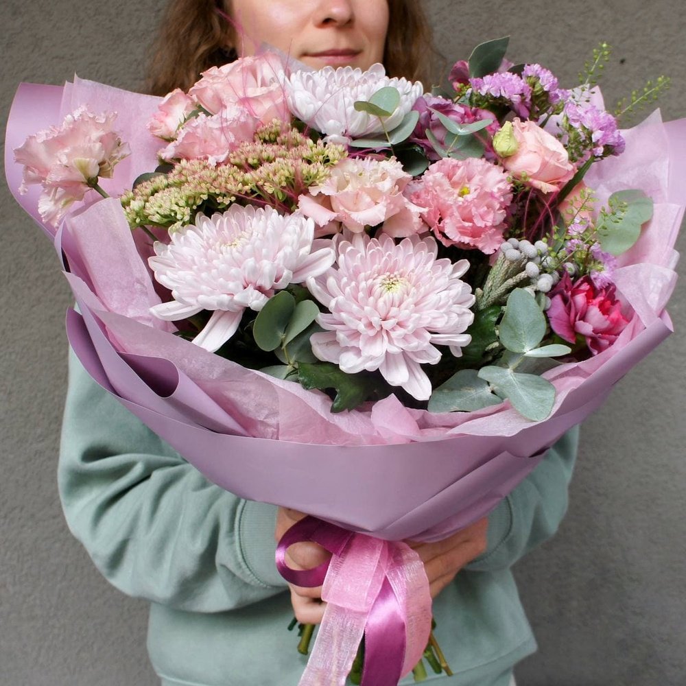 Сладкий пирожок: фактурная хризантема, пионовидная роза и другие цветы