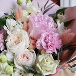 Энки: пионовидные розы, фактурная гвоздика и пушистый лагурус в Санкт-Петербурге - Фотография 2