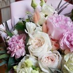 Энки: пионовидные розы, фактурная гвоздика и пушистый лагурус в Санкт-Петербурге - Фотография 8