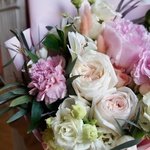 Энки: пионовидные розы, фактурная гвоздика и пушистый лагурус в Санкт-Петербурге - Фотография 5