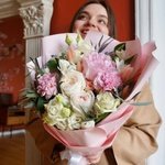 Энки: пионовидные розы, фактурная гвоздика и пушистый лагурус в Санкт-Петербурге - Фотография 9