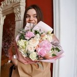 Энки: пионовидные розы, фактурная гвоздика и пушистый лагурус в Санкт-Петербурге - Фотография 4