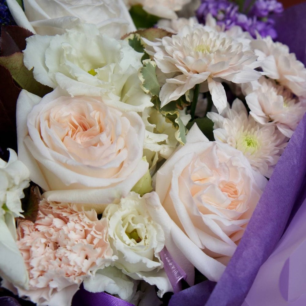 Розмари: ароматная маттиола, пионовидные розы и другие цветы