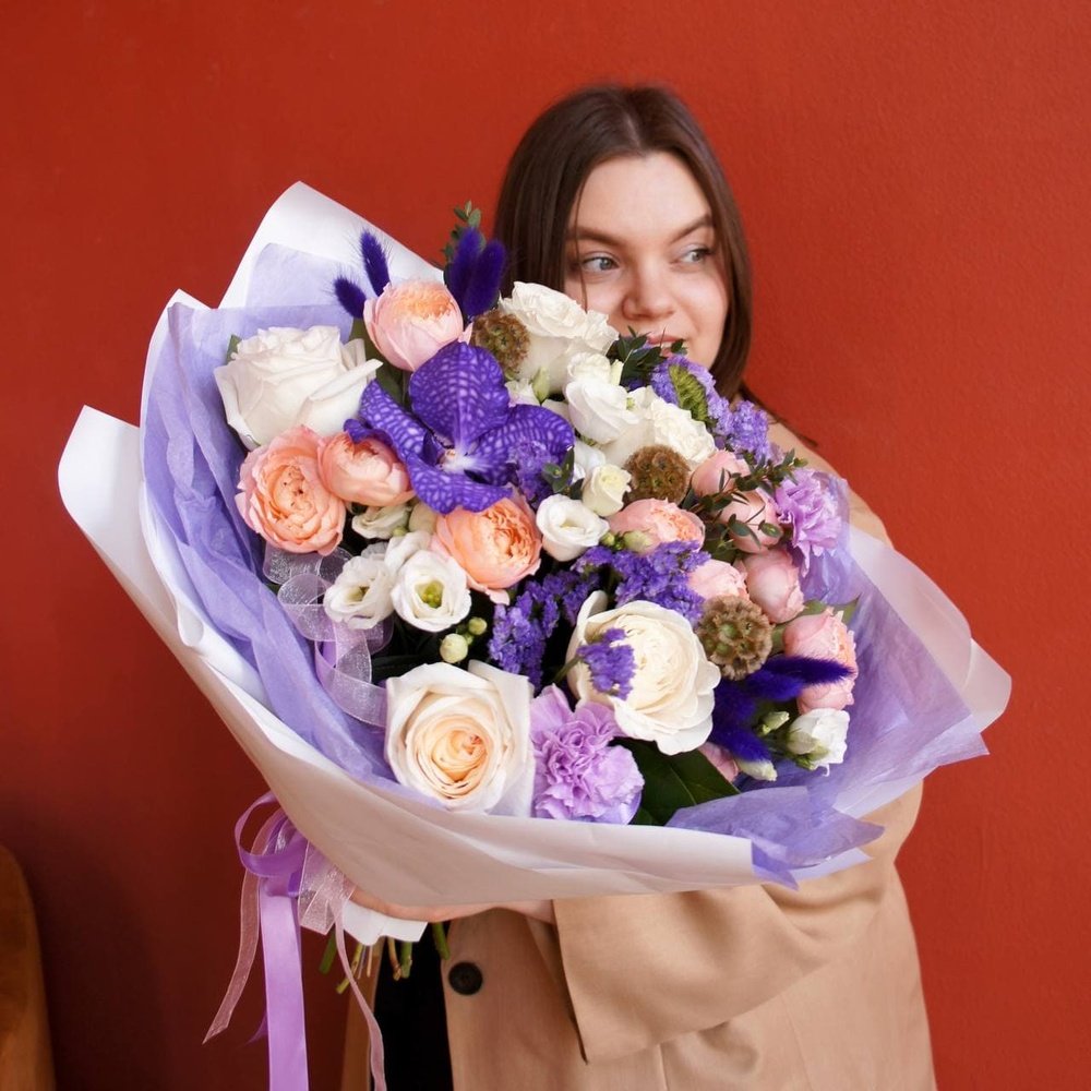 Доминикана: орхидея Ванда, пионовидные розы и экзотическая скабиоза