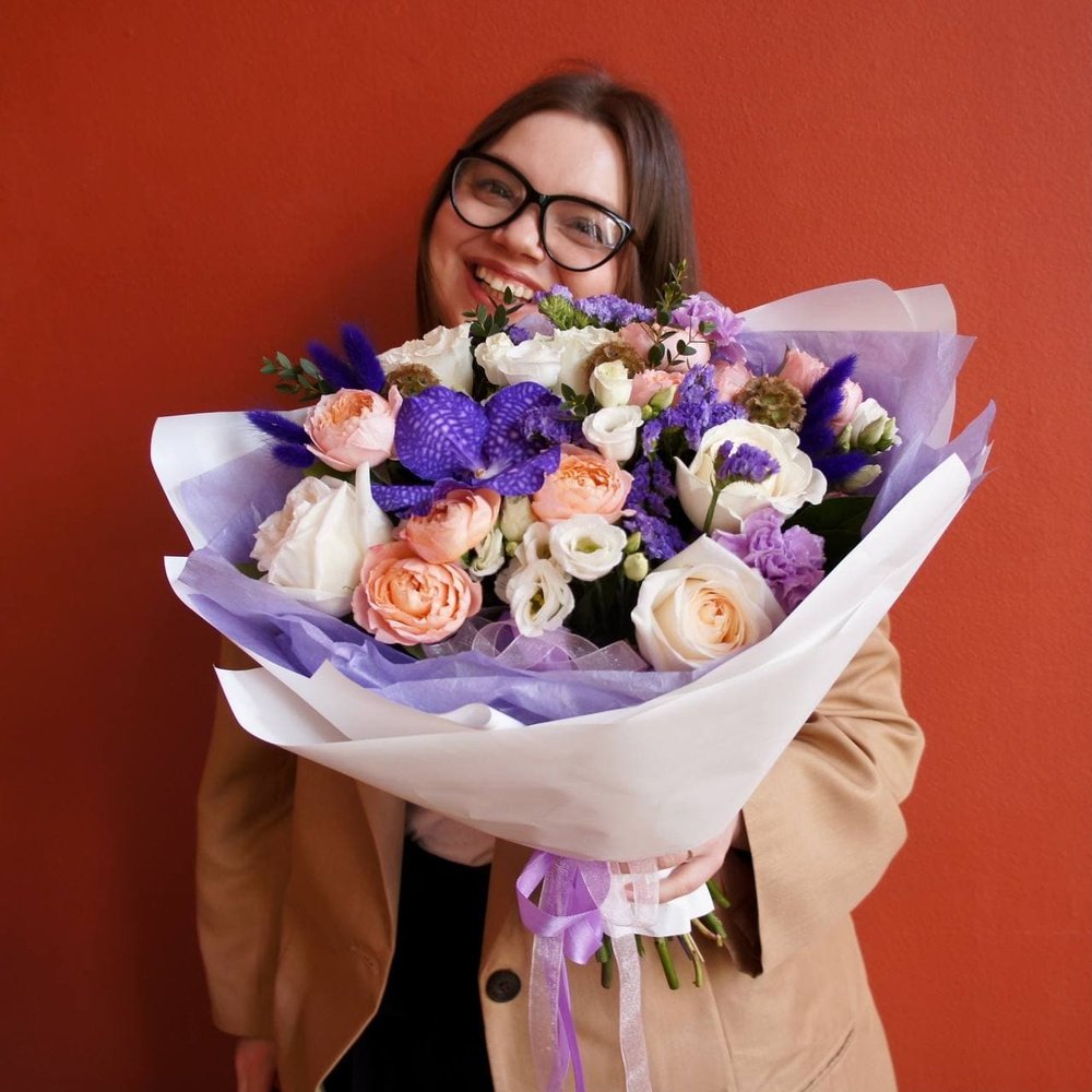 Доминикана: орхидея Ванда, пионовидные розы и экзотическая скабиоза