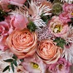 Песчаные замки: пионовидная роза, фактурная гвоздика и сортовая гербера в Санкт-Петербург - Фотография 5