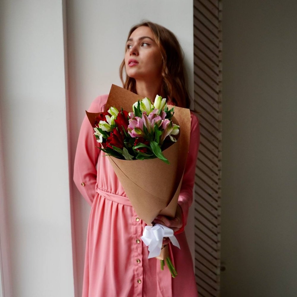 Альстромерия недорого: 5 цветков микс в букете