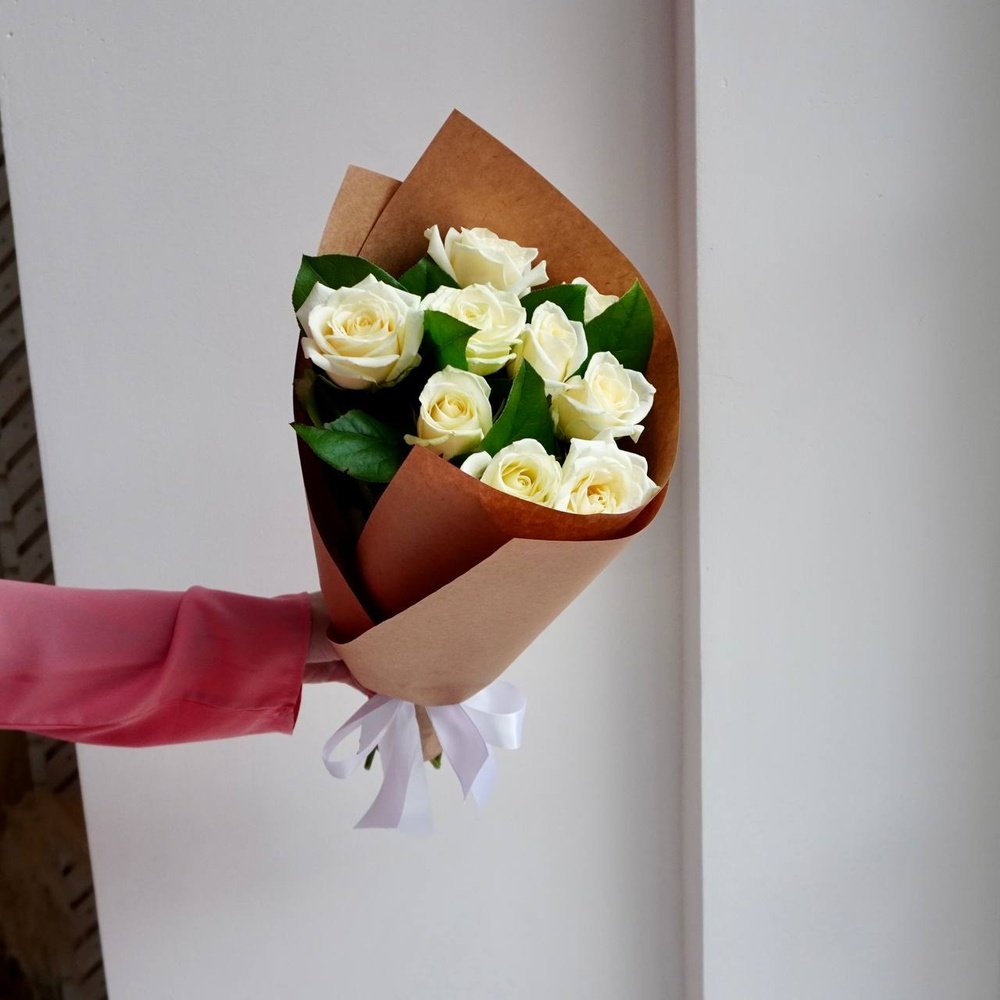 Розы дешево, 9шт. Цвет: белый