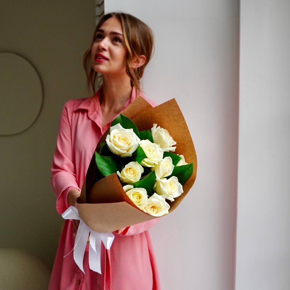 Розы дешево, 9шт. Цвет: белый