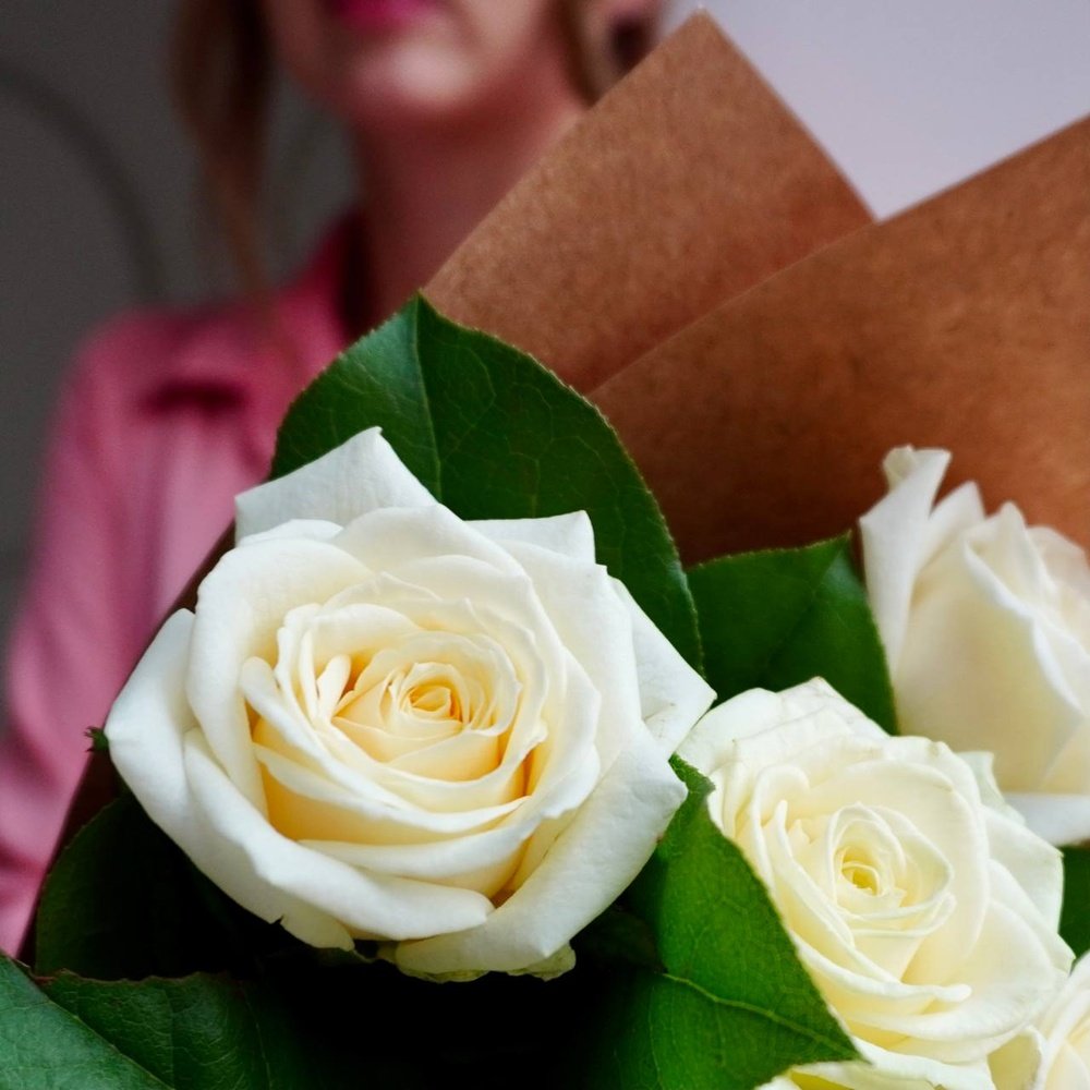 Розы дешево, 9шт. Цвет: белый