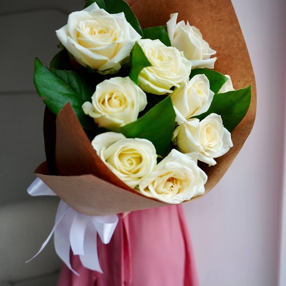Розы дешево, 9шт. Цвет: белый