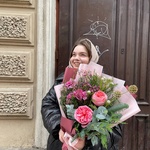 Реальная любовь: пионовидные розы и хвойный микс в Санкт-Петербурге - Фотография 5