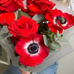 Сладкие уста: алые розы и красные анемоны в Санкт-Петербурге - Фотография 2