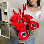 Сладкие уста: алые розы и красные анемоны в Санкт-Петербурге - Фотография 7