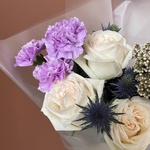 Терпкий вкус любви: пионовидные розы, лунная гвоздика и экзотический эрингиум в Санкт-Петербурге - Фотография 4