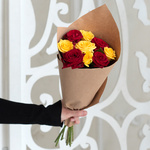 Розы дешево, 9 штук. Цвет: красный и жёлтый. Доставка круглосуточно в Санкт-Петербурге - Фотография 2 Розы дешево, 9 штук. Цвет: красный и жёлтый. Доставка круглосуточно в Санкт-Петербурге - Фотография 2