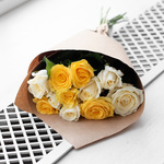 Розы дешево, 11 штук. Цвет: белый и жёлтый. Доставка круглосуточно в Санкт-Петербурге - Фотография 3