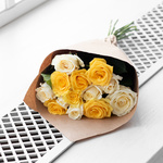 Розы дешево, 13 штук. Цвет: белый и жёлтый. Доставка круглосуточно в Санкт-Петербурге - Фотография 3